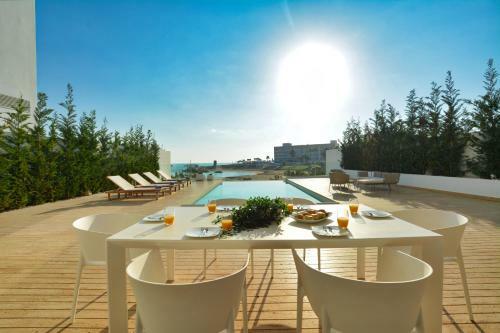 Villa Blue Waves Beachfront