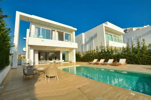 Villa Blue Waves Beachfront