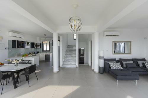 Villa Protaras Greco Hilltop Views