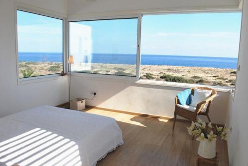 ?your Luxury Sea Front Villa? ? Protaras Villa 01