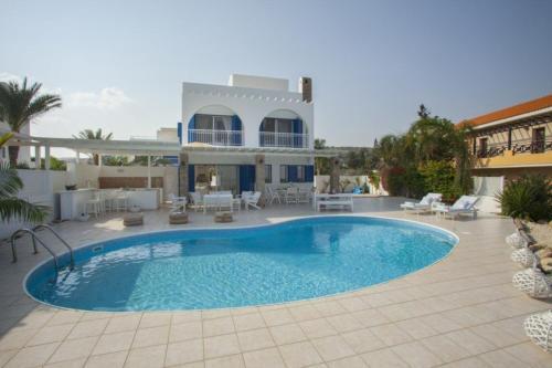 ?picture Renting This Beachfront Villa? Mimosa Seafront Villa