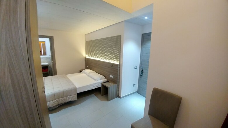 Hostal Ottocento Guest House