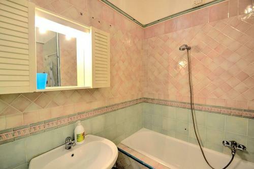 Amalfi Villa Sleeps 8 Air Con Wifi