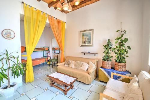 Amalfi Villa Sleeps 8 Air Con Wifi