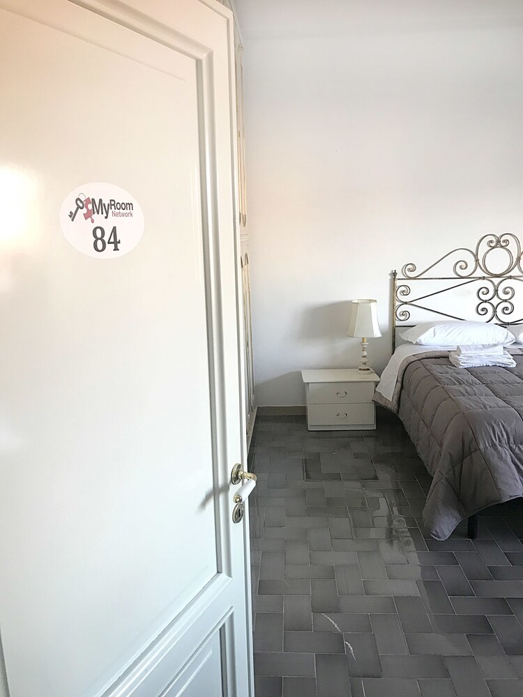 Hostal Myroom A Un Passo Dal Centro