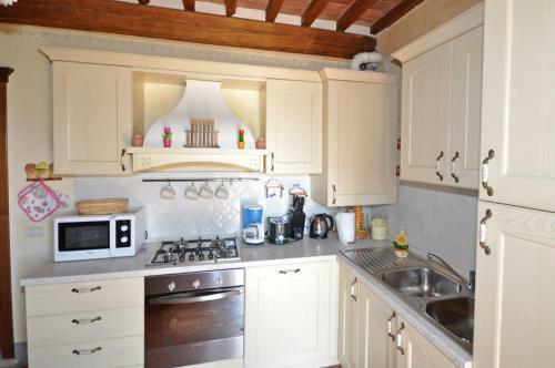 Arezzo Apartment Sleeps 6 Air Con