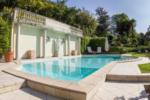 Argegno Villa Sleeps 12 Pool Air Con