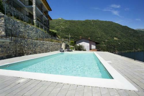 Argegno Apartment Sleeps 4 Pool