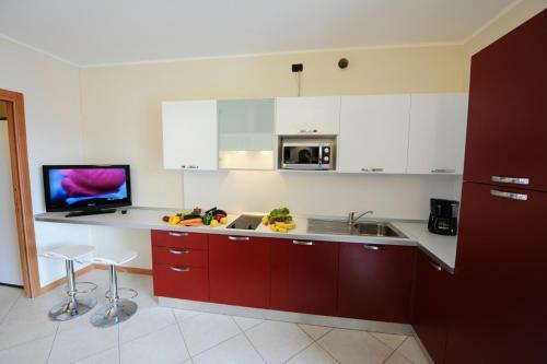 Argegno Apartment Sleeps 4 Pool T421311