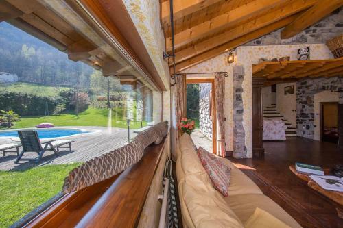 Argegno Villa Sleeps 8 Pool Air Con