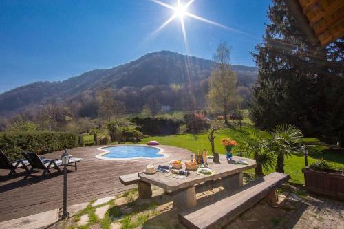 Argegno Villa Sleeps 8 Pool Air Con