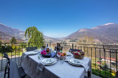 Argegno Villa Sleeps 8 Pool Air Con
