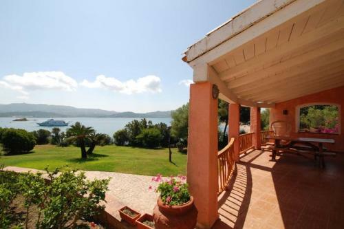 Arzachena Villa Sleeps 10 Air Con Wifi