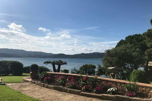 Arzachena Villa Sleeps 10 Air Con Wifi