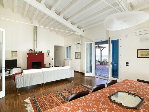 Ala Villa