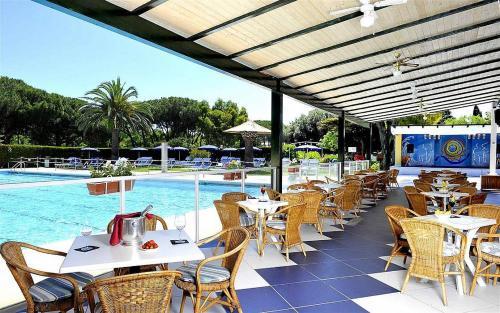 Baia Domizia Villa Sleeps 2 Pool Wifi