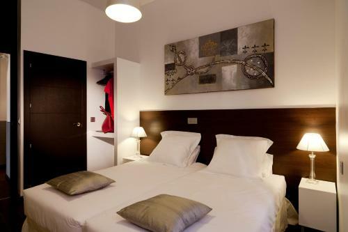 Hostal THC Latina Hostel