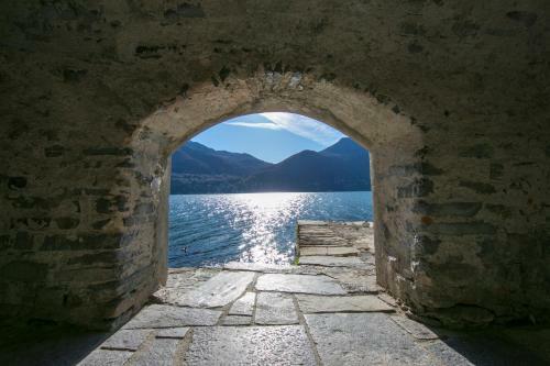 Brienno Villa Sleeps 16
