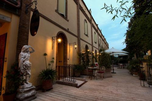Hostal Corte Rosantico