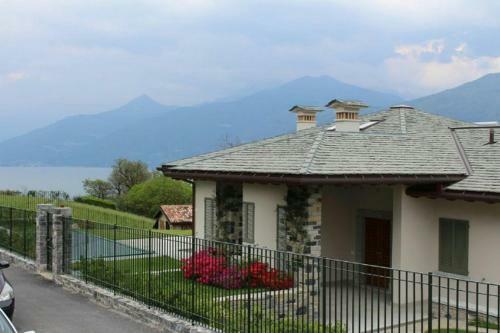 Griante Villa Sleeps 10 Pool
