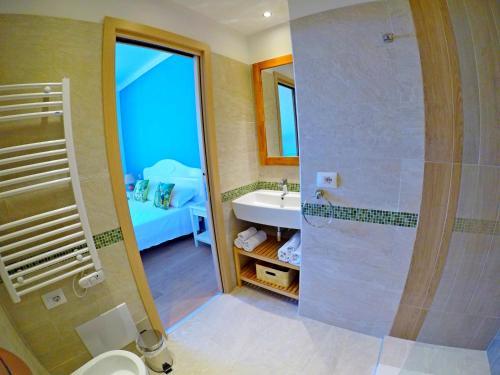 Hostal Colibr� Prestige Rooms