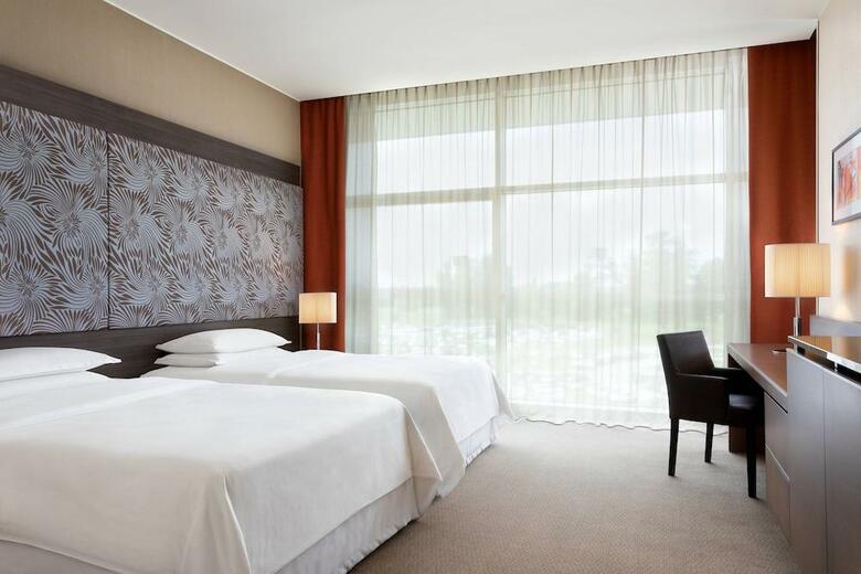 Sheraton Milan Malpensa Airport Hotel & Conference