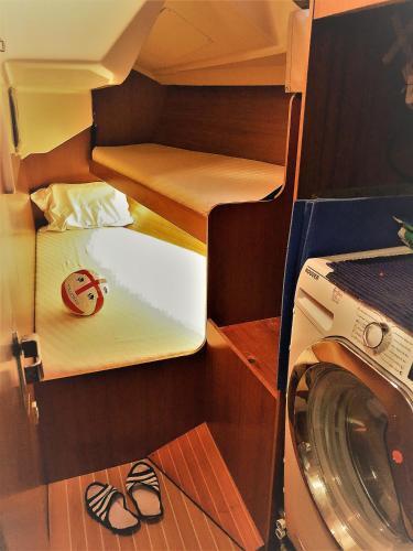 Rama III - Sail Boat Comet 420