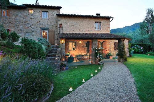 Camaiore Villa Sleeps 10 Pool Air Con