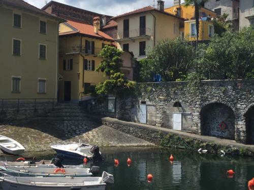 Al Vecchio Porto Casa A Cannero