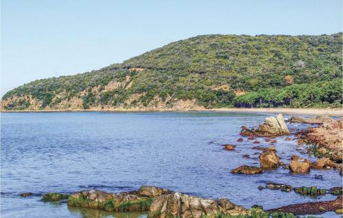 Six-bedroom Holiday Home In Capalbio (gr)