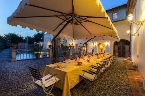 Coselli 's Collection. Luxury Villas Rental