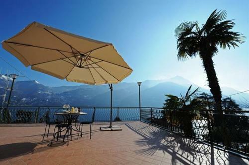 Carate Urio Apartment Sleeps 8