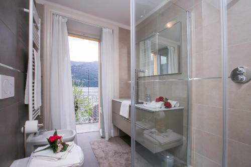 Carate Urio Apartment Sleeps 10