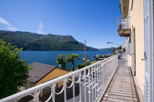 Carate Urio Apartment Sleeps 10