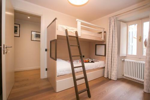 Carate Urio Apartment Sleeps 10