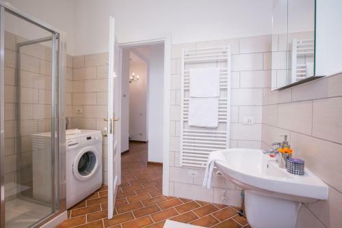Carate Urio Apartment Sleeps 8 Pool
