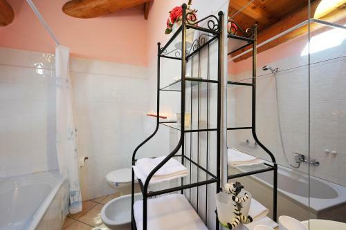 Carlazzo Apartment Sleeps 4 Pool