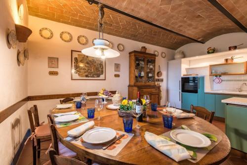 Casole D'elsa Villa Sleeps 24 Pool Wifi