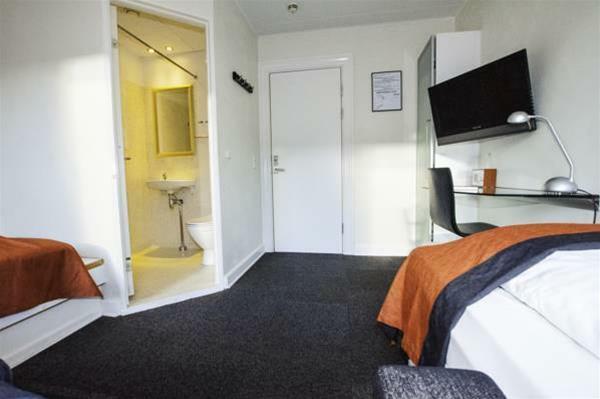 Ydes Hotel