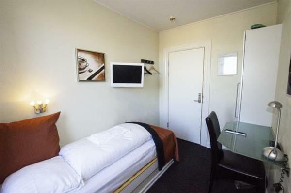 Ydes Hotel