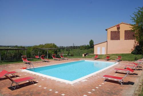 Castelfiorentino Villa Sleeps 5 Pool