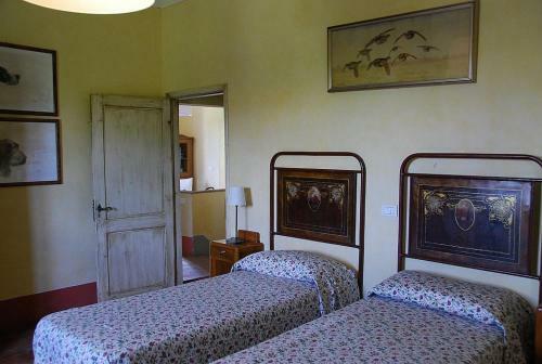 Castelfiorentino Villa Sleeps 4 Pool