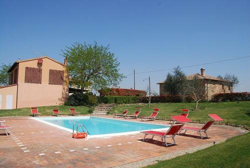 Castelfiorentino Villa Sleeps 4 Pool