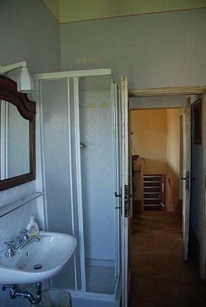 Castelfiorentino Villa Sleeps 4 Pool