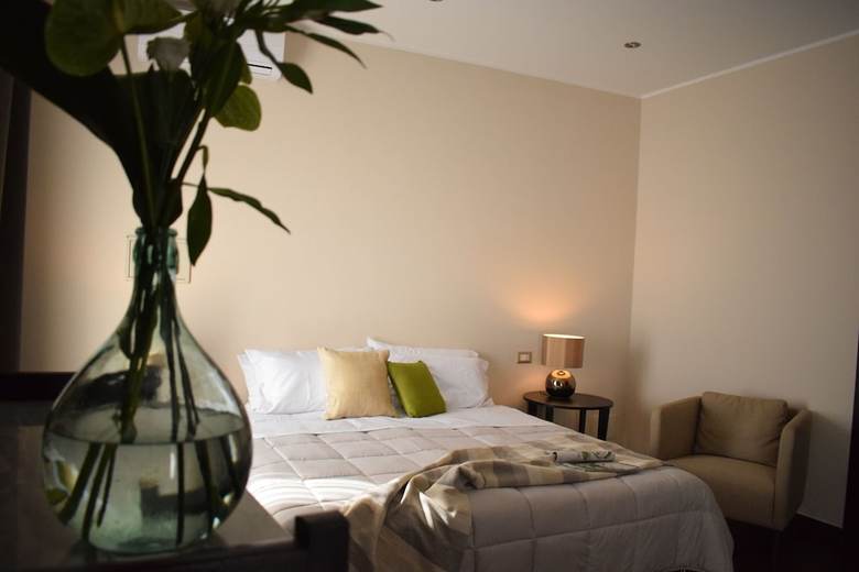 Hostal Cento Tari' Guest House