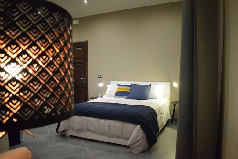Hostal Cento Tari' Guest House