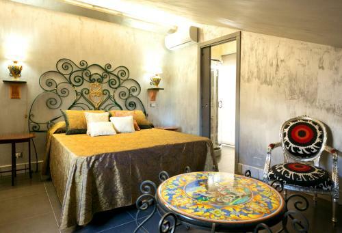 Hostal Animosa Suites