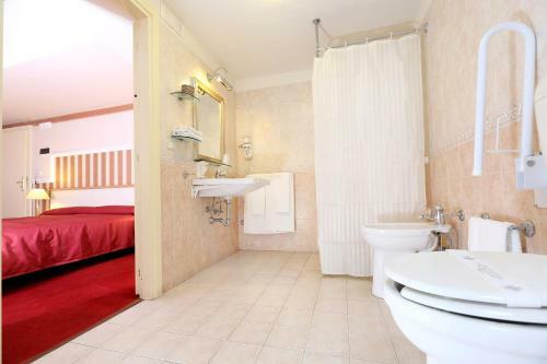 Hostal Catania Centro Rooms