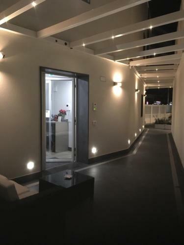 8room Hotel