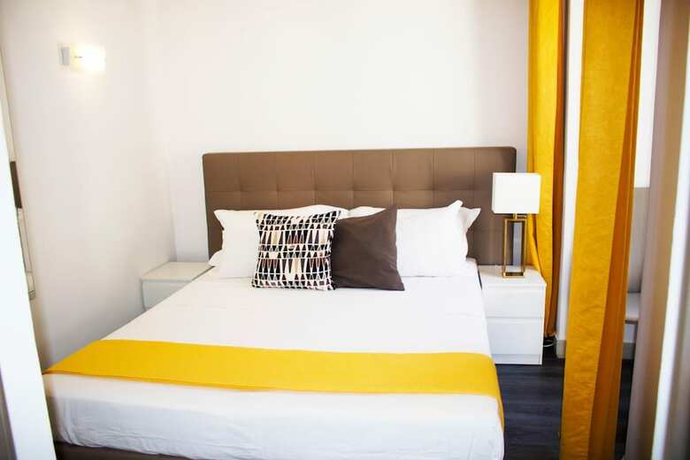 Hostal Preluna Central Palace